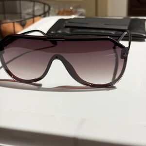 Quay Women’s Dark Chocolate Showbiz Sunglasses